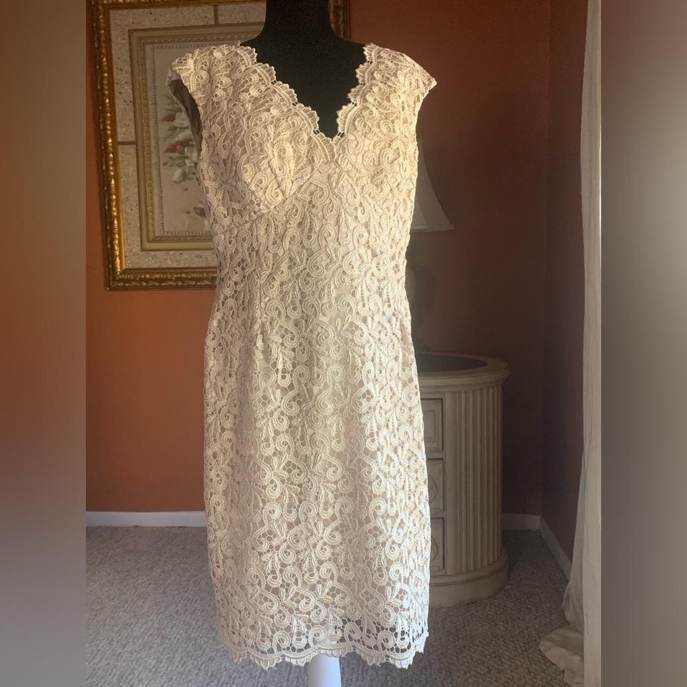 Marina lace dress